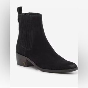 Sam Edelman Black Chelsea Ankle Boots Sleek Design